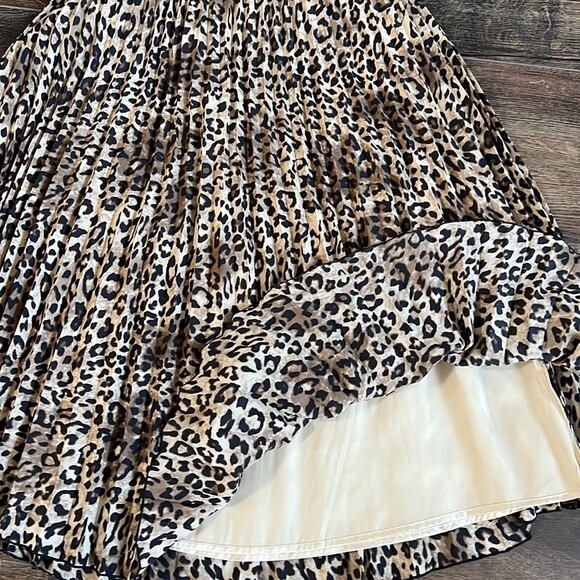 H&M NWT Size Small Pleated Midi Skirt Cheetah Leopard Print Elastic Long Lined - Picture 6 of 7